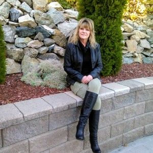 Meet your Posher, Denise